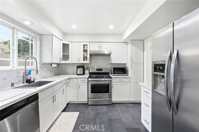 10220 Zelzah 4, Northridge (los Angeles), CA 91325