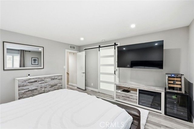 10220 Zelzah 4, Northridge (los Angeles), CA 91325