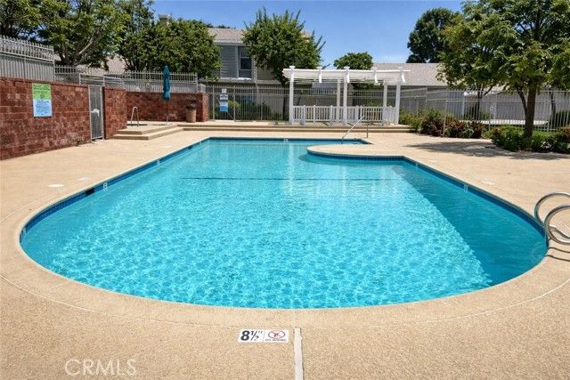 10220 Zelzah 4, Northridge (los Angeles), CA 91325