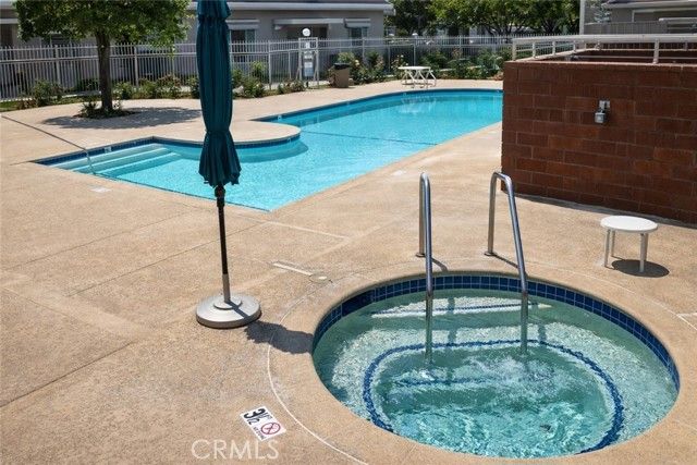 10220 Zelzah 4, Northridge (los Angeles), CA 91325