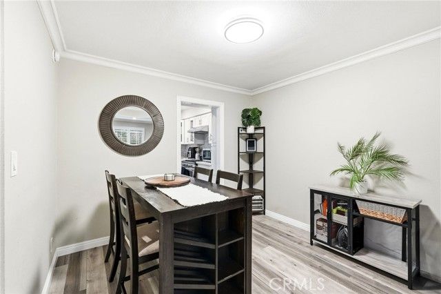 10220 Zelzah 4, Northridge (los Angeles), CA 91325