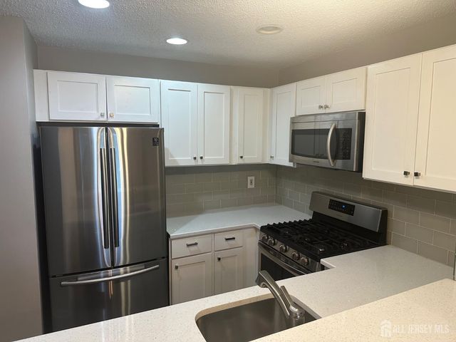1027 Edpas Road, New Brunswick, NJ 08901