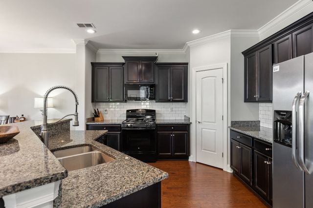 815 Silkwood Dr, Nashville, TN 37221