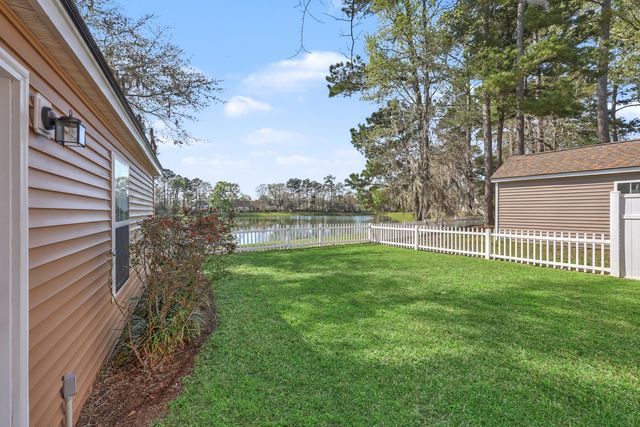8959 N Red Maple Circle, Summerville, SC 29485
