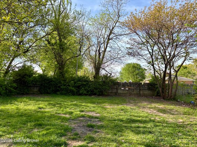 2320 Donna Rd, Louisville, KY 40216