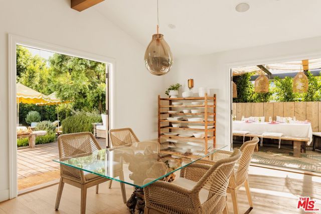 11476 La Maida Street, Los Angeles, CA 91601