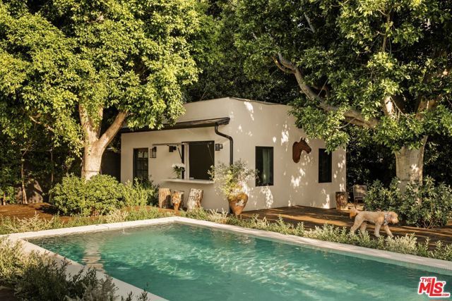 11476 La Maida Street, Los Angeles, CA 91601