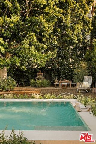 11476 La Maida Street, Los Angeles, CA 91601