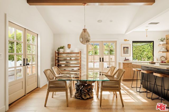 11476 La Maida Street, Los Angeles, CA 91601