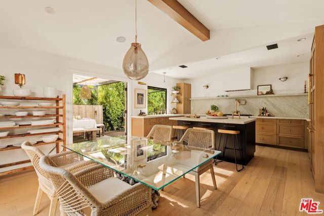 11476 La Maida Street, Los Angeles, CA 91601