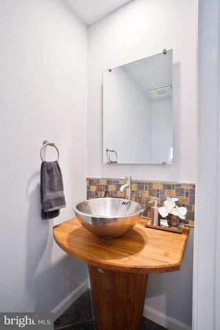 3725 WINFIELD LN NW, Washington, DC 20007