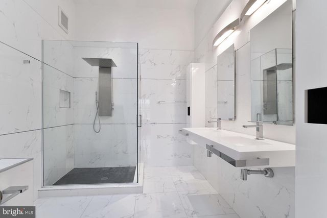 3725 WINFIELD LN NW, Washington, DC 20007