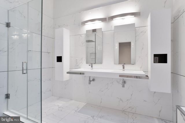 3725 WINFIELD LN NW, Washington, DC 20007