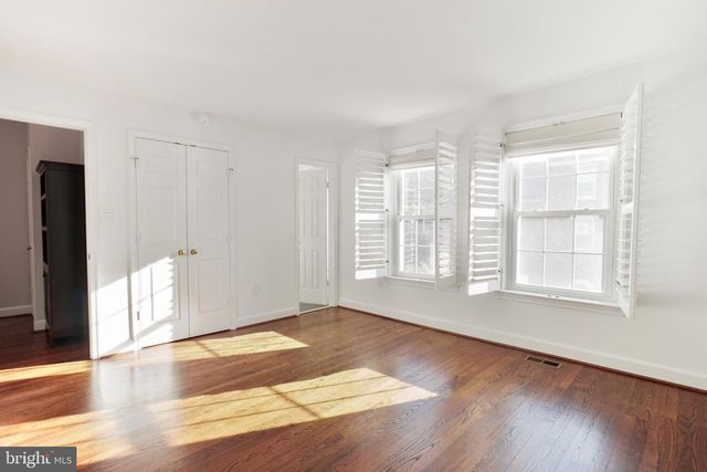 3725 WINFIELD LN NW, Washington, DC 20007