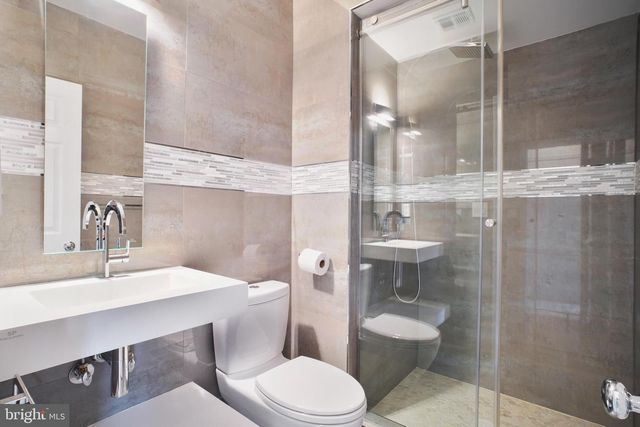 3725 WINFIELD LN NW, Washington, DC 20007