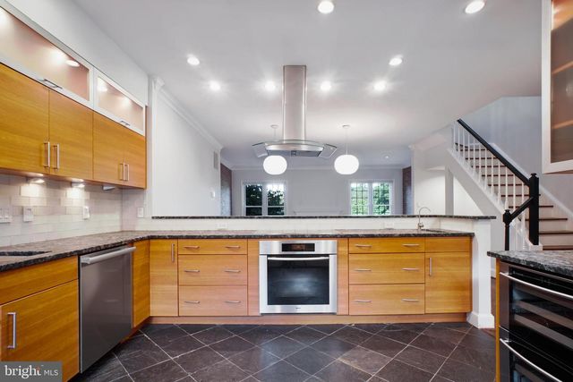 3725 WINFIELD LN NW, Washington, DC 20007