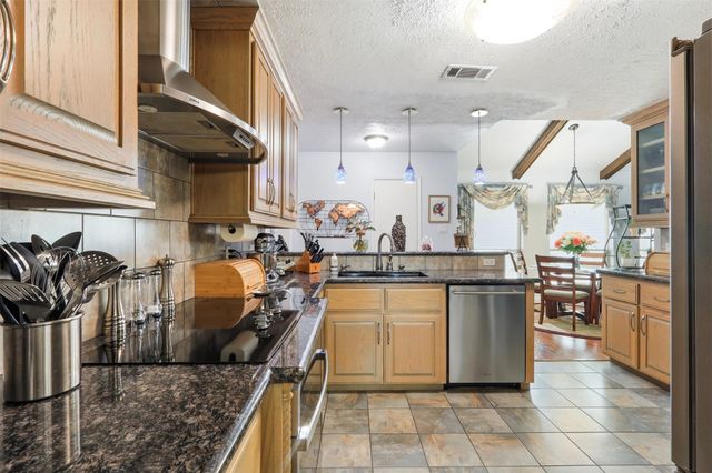 10127 Sageglow Drive, Houston, TX 77089