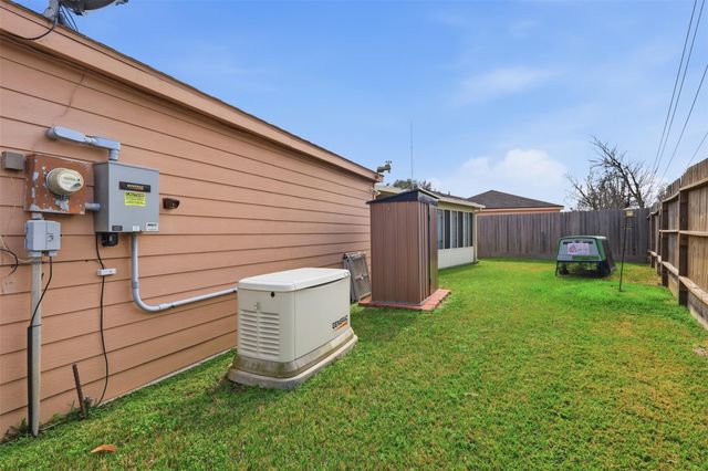 10127 Sageglow Drive, Houston, TX 77089