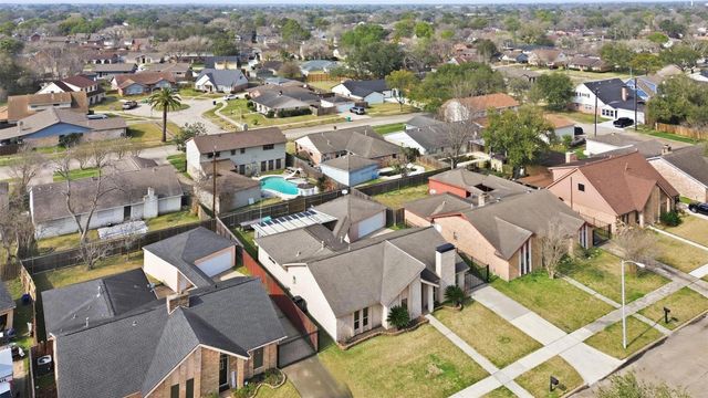 10127 Sageglow Drive, Houston, TX 77089