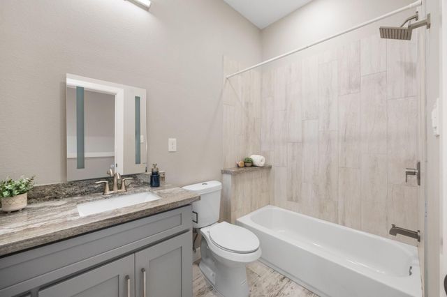 317 E 35th Street A, Houston, TX 77018