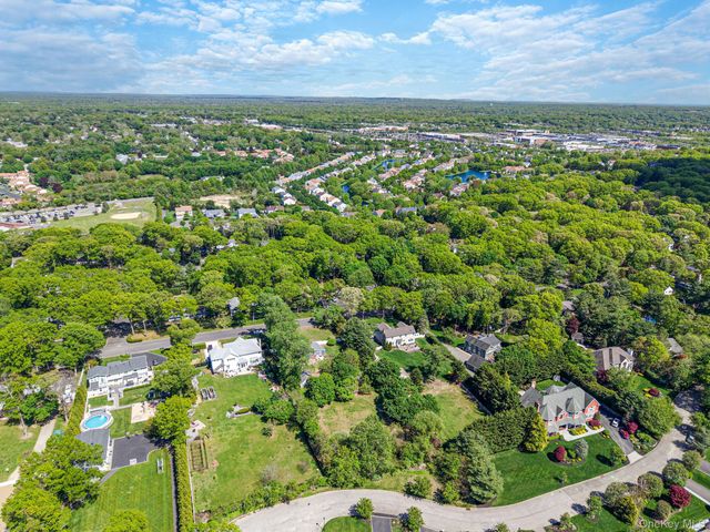 20 Hillside Avenue, Saint James, NY 11780