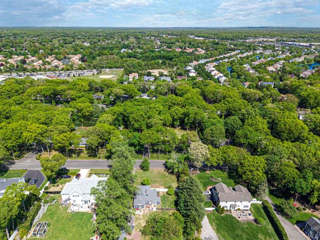 20 Hillside Avenue, Saint James, NY 11780