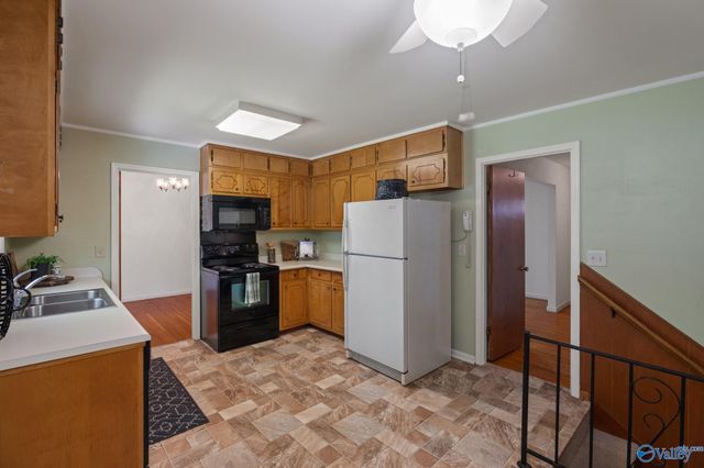 6410 Deramus Avenue NW, Huntsville, AL 35806