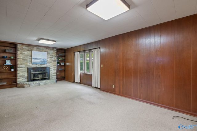 6410 Deramus Avenue NW, Huntsville, AL 35806