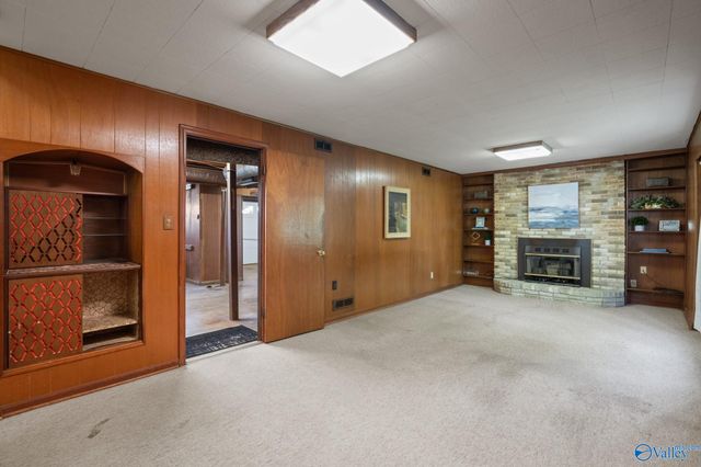 6410 Deramus Avenue NW, Huntsville, AL 35806