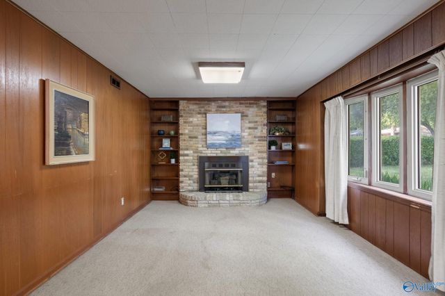 6410 Deramus Avenue NW, Huntsville, AL 35806