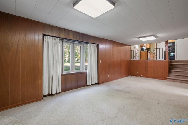 6410 Deramus Avenue NW, Huntsville, AL 35806