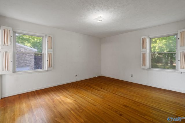 6410 Deramus Avenue NW, Huntsville, AL 35806