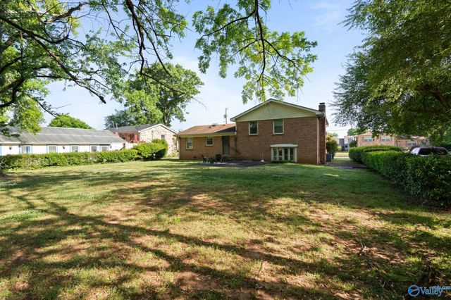 6410 Deramus Avenue NW, Huntsville, AL 35806