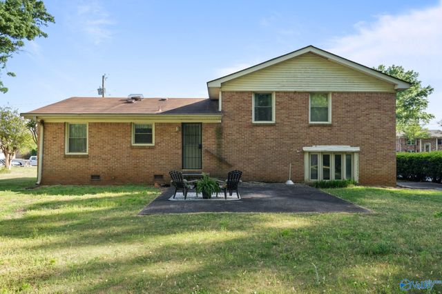 6410 Deramus Avenue NW, Huntsville, AL 35806