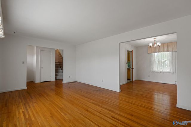 6410 Deramus Avenue NW, Huntsville, AL 35806