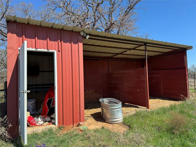 986 County Road 1785, Sunset, TX 76270