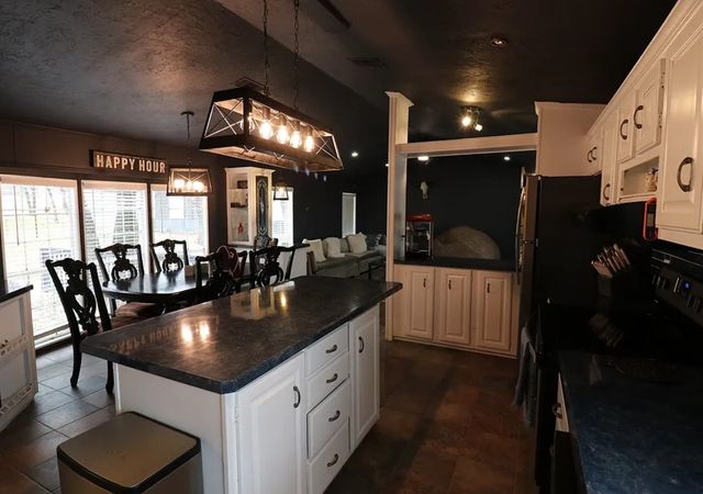 986 County Road 1785, Sunset, TX 76270