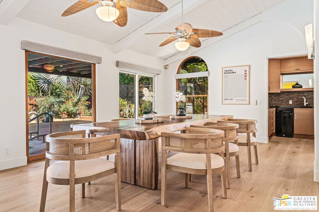 Image 10 of property listing at 1165 Abrigo Road, Palm Springs, CA 92262