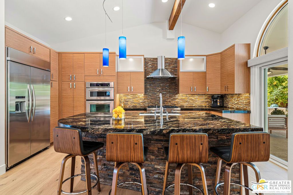 Image 13 of property listing at 1165 Abrigo Road, Palm Springs, CA 92262