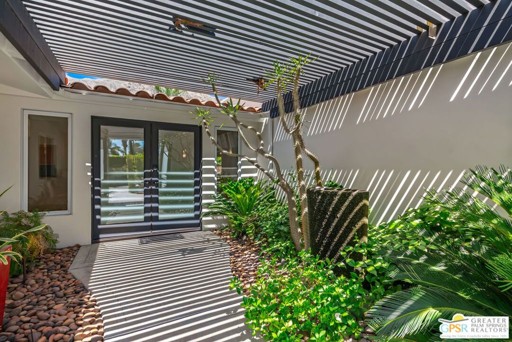 Image 4 of property listing at 1165 Abrigo Road, Palm Springs, CA 92262