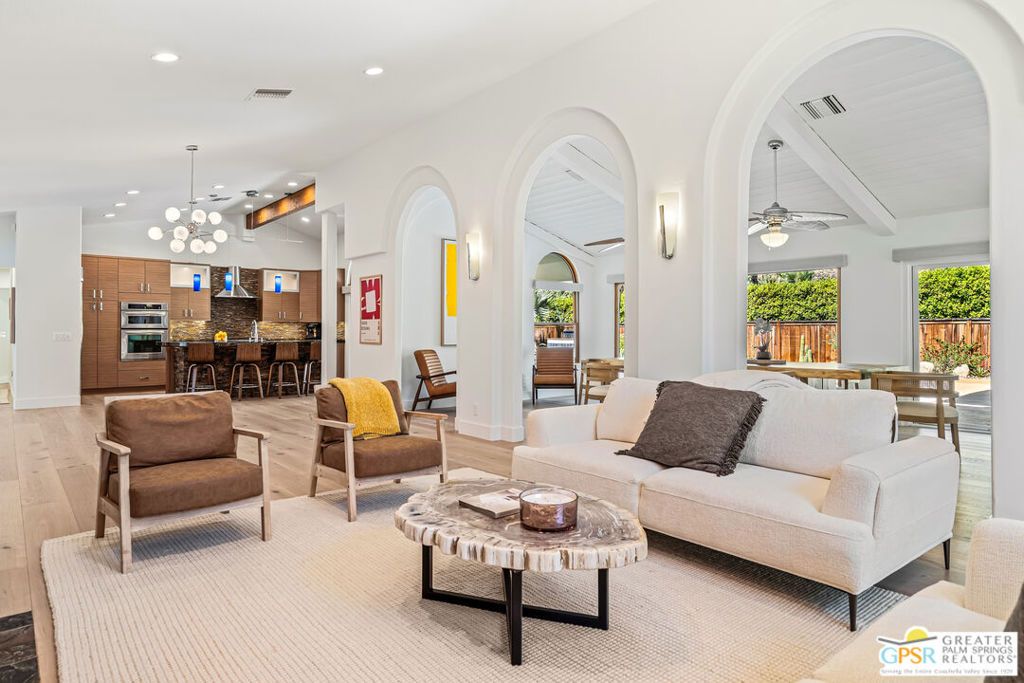 Image 9 of property listing at 1165 Abrigo Road, Palm Springs, CA 92262