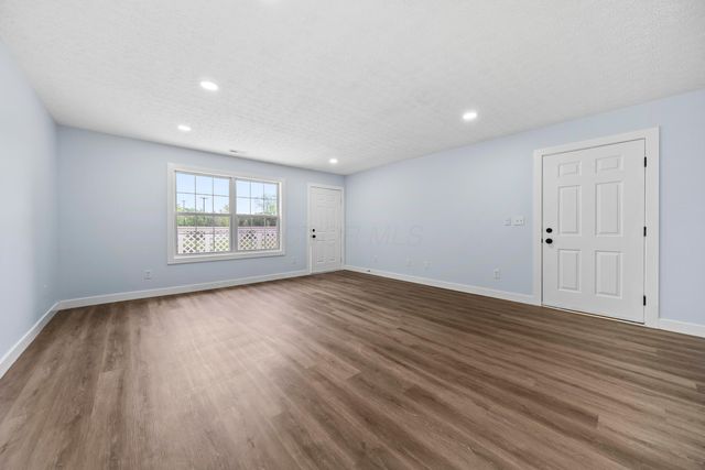 185 Groveport Pike, 4C, Canal Winchester, OH 43110