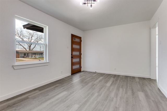 629 N 4th Street, Garland, TX 75040