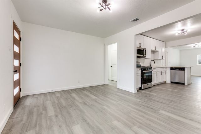 629 N 4th Street, Garland, TX 75040