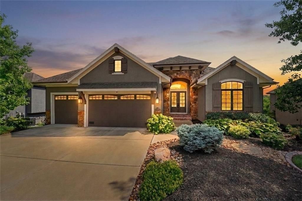 10423 W 168th Terrace, Overland Park, KS 66221
