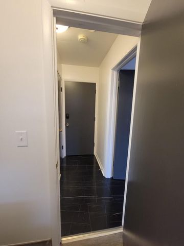 737 N 21st STREET, Milwaukee, WI 53233