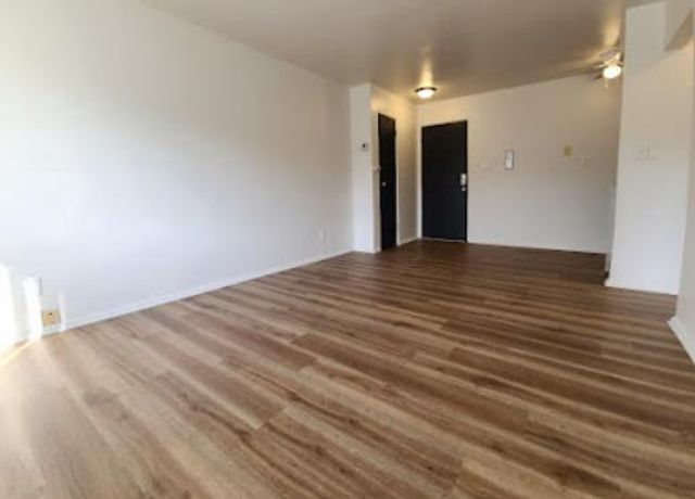 737 N 21st STREET, Milwaukee, WI 53233