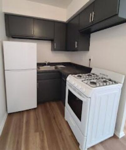 737 N 21st STREET, Milwaukee, WI 53233
