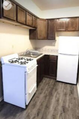 737 N 21st STREET, Milwaukee, WI 53233