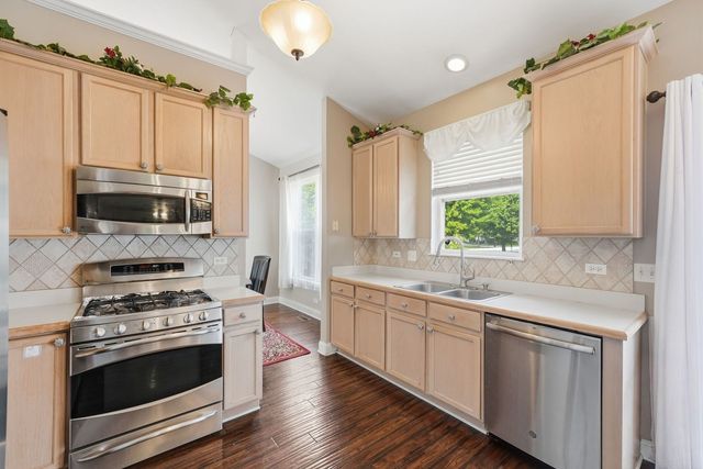 11436 S Belmont Drive, Plainfield, IL 60585